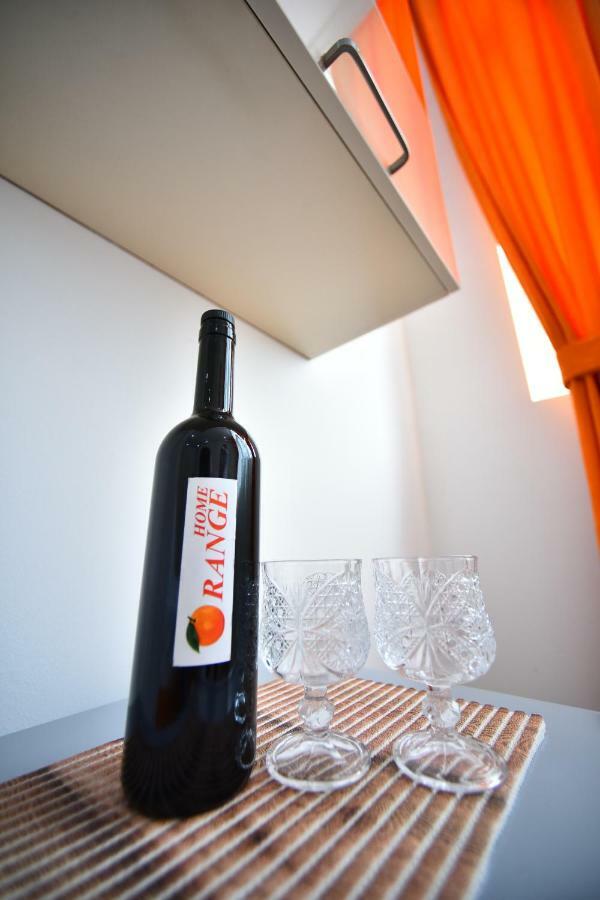 Orange Home Hotel バトゥーミ エクステリア 写真