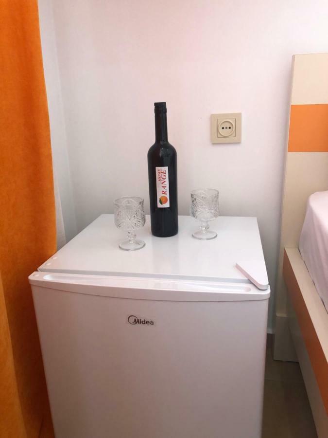 Orange Home Hotel バトゥーミ エクステリア 写真