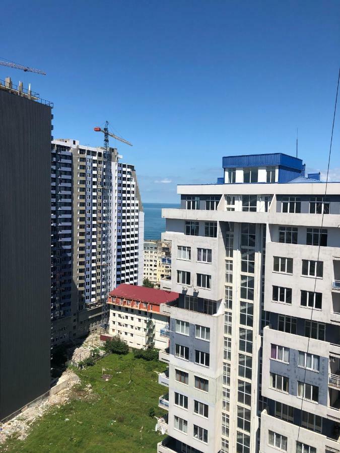 Orange Home Hotel バトゥーミ エクステリア 写真