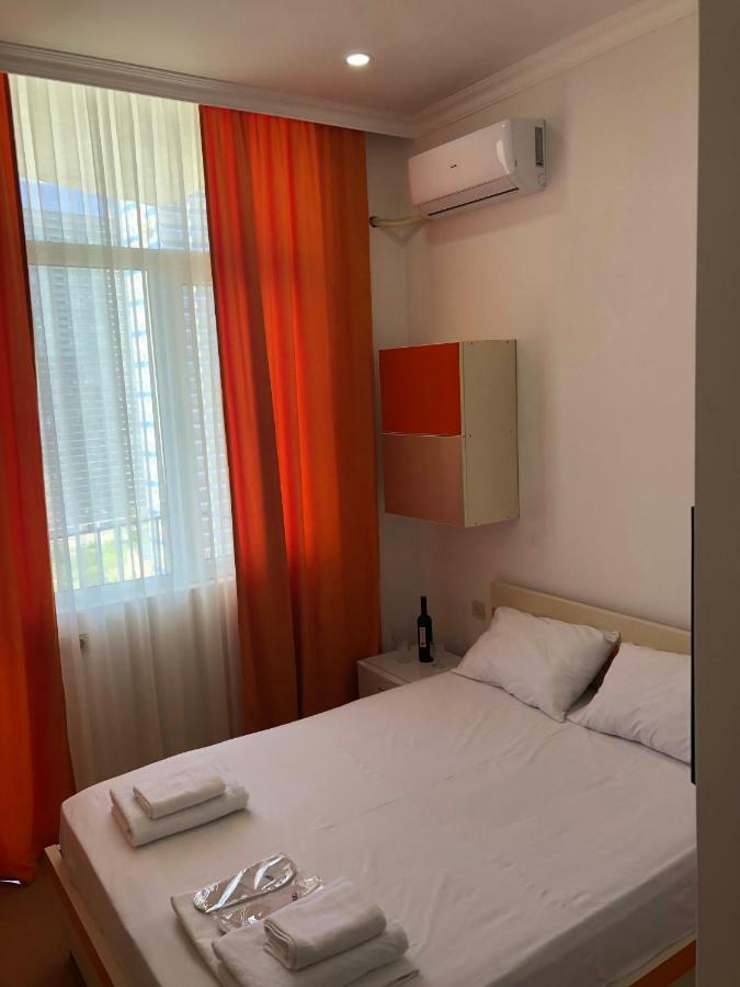 Orange Home Hotel バトゥーミ エクステリア 写真